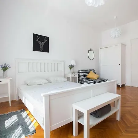 Oberiter Apartments - Center Of Zagreb, Fast Wifi, Ac, Kitchen, Parking Exterior photo