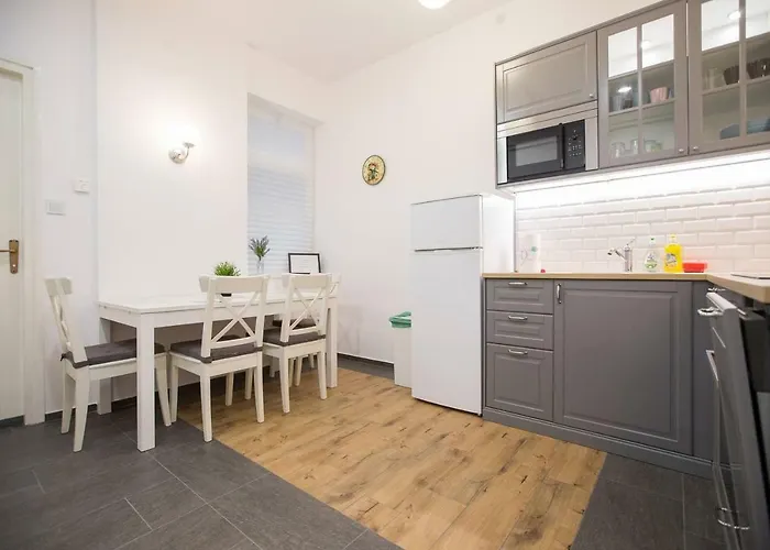 Oberiter Apartments - Center Of Zagreb, Fast Wifi, Ac, Kitchen, Parking